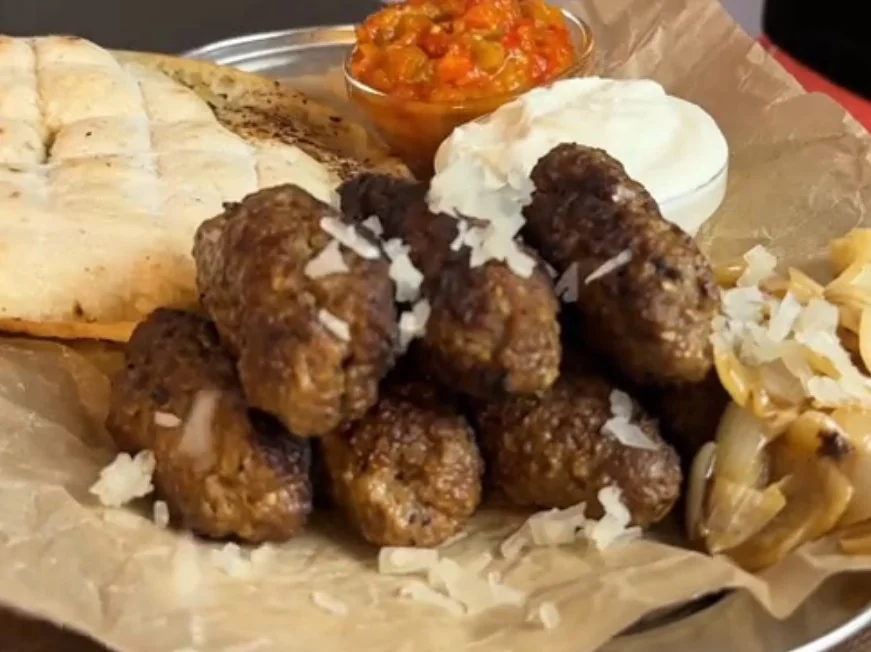 Ćevapi - 10pc grilled Bosnian sausages in somun